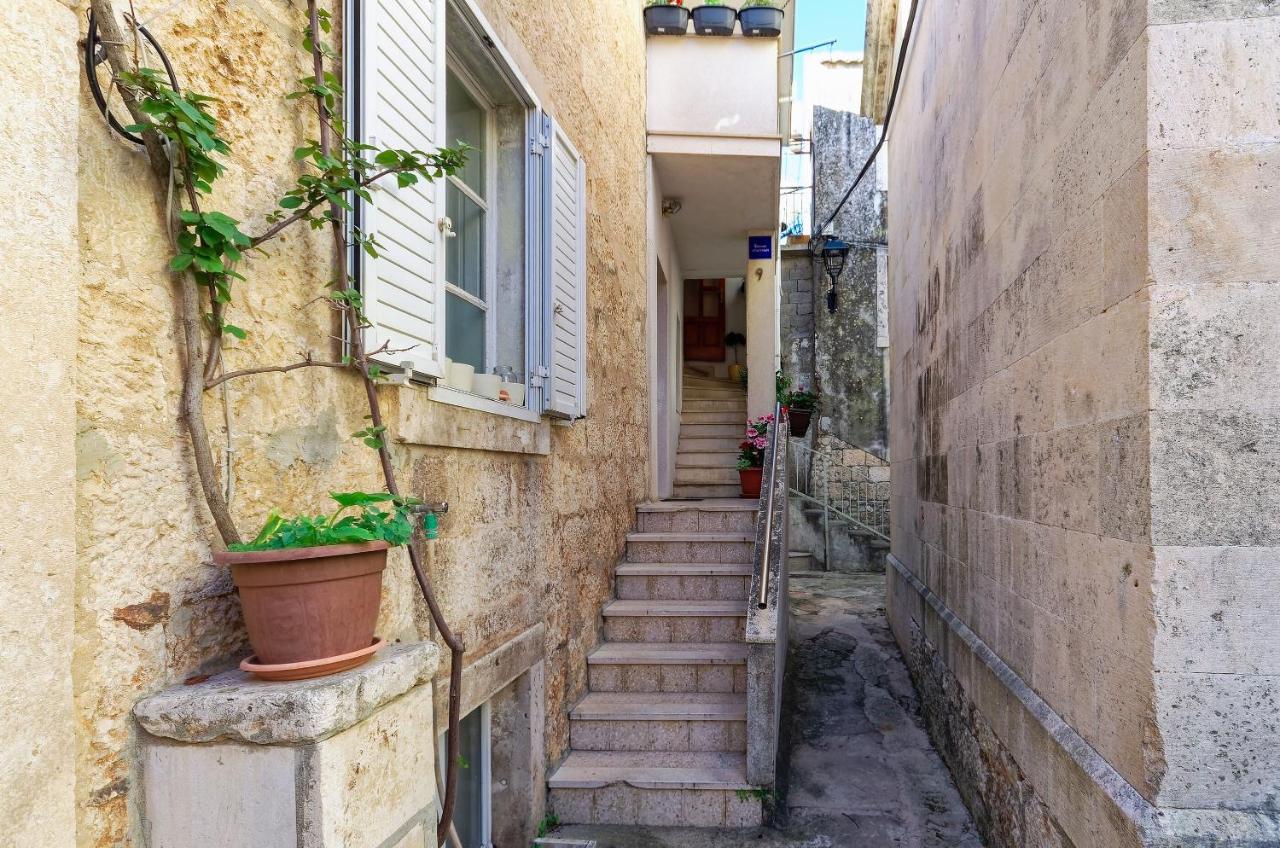 Apartament Lucija *